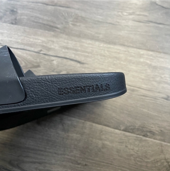 Fear of God Essentials Black Slides Sandals size 39 Adult Unisex 7 men / 9 women - Picture 5 of 6